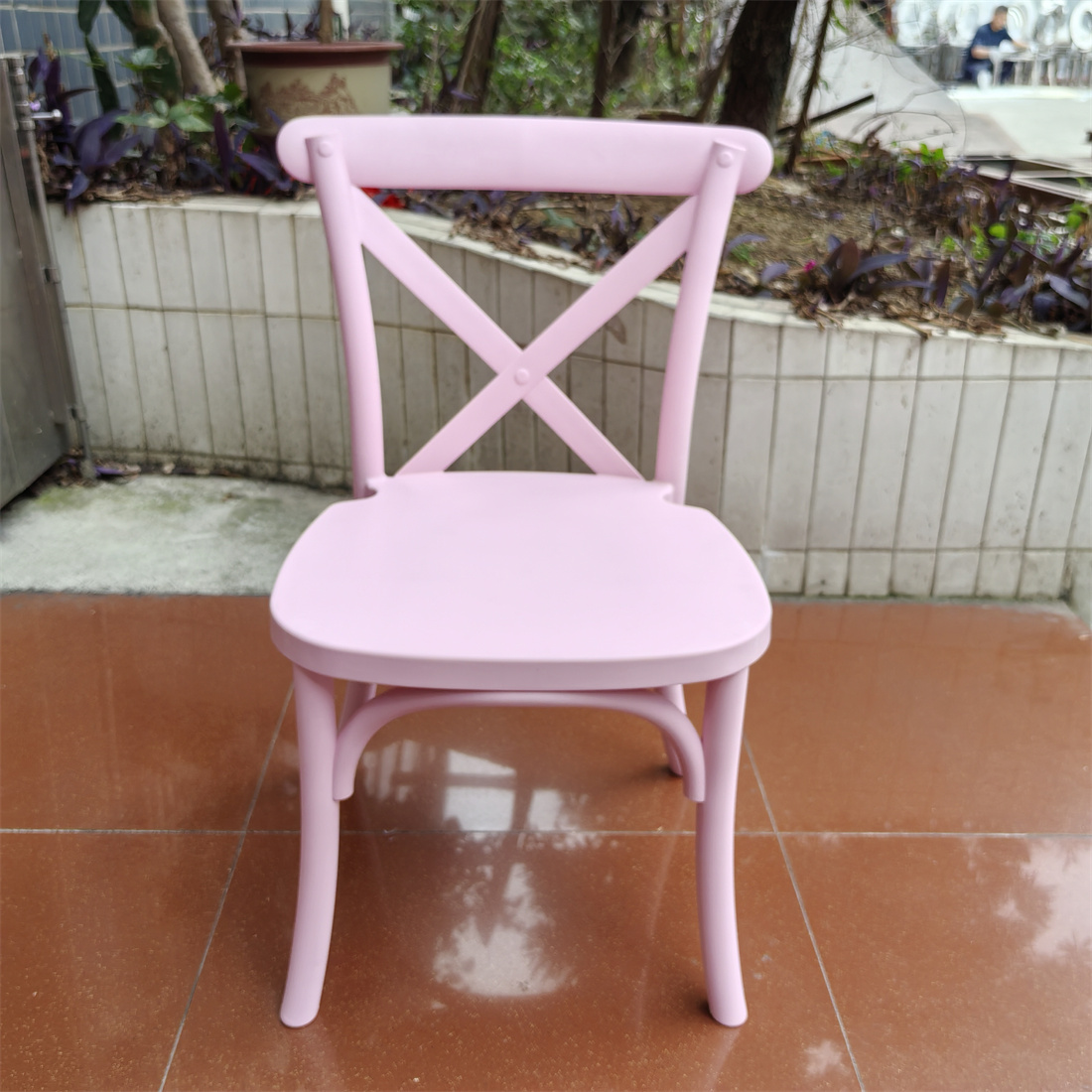Kids Outdoor Dining Set - モダンラグジュアリーウェディング＆パーティーイベントダイニングセット PPプラスチック樹脂製クロスバックキッズチェア＆テーブル 屋外公園・ホール用