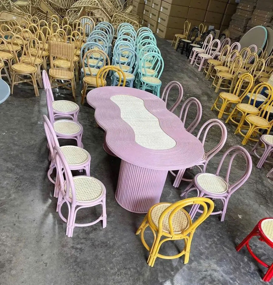 io-パステルブルーの波状ラタン製ダイニングテーブル、子供向 - Kids Outdoor Dining Table のレビューと価格